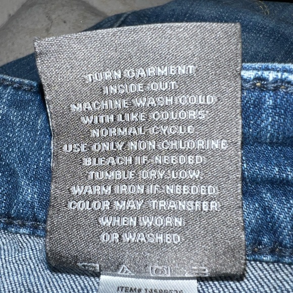 Torrid Crop Boyfriend Mid-Rise Jean - Picture 9 of 13